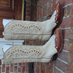 j chisholm boots company